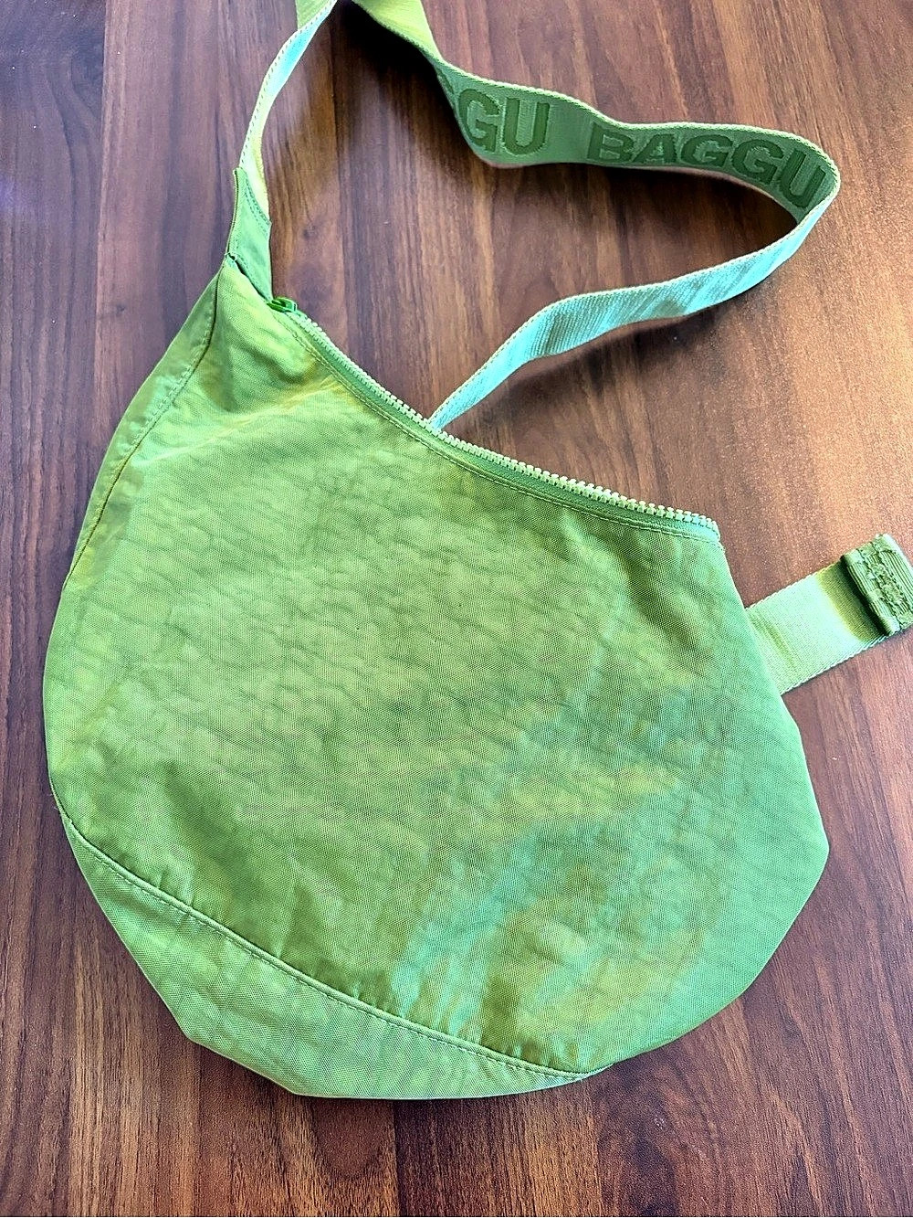 BAGGU Green Crescent Bag - Picture 8 of 10